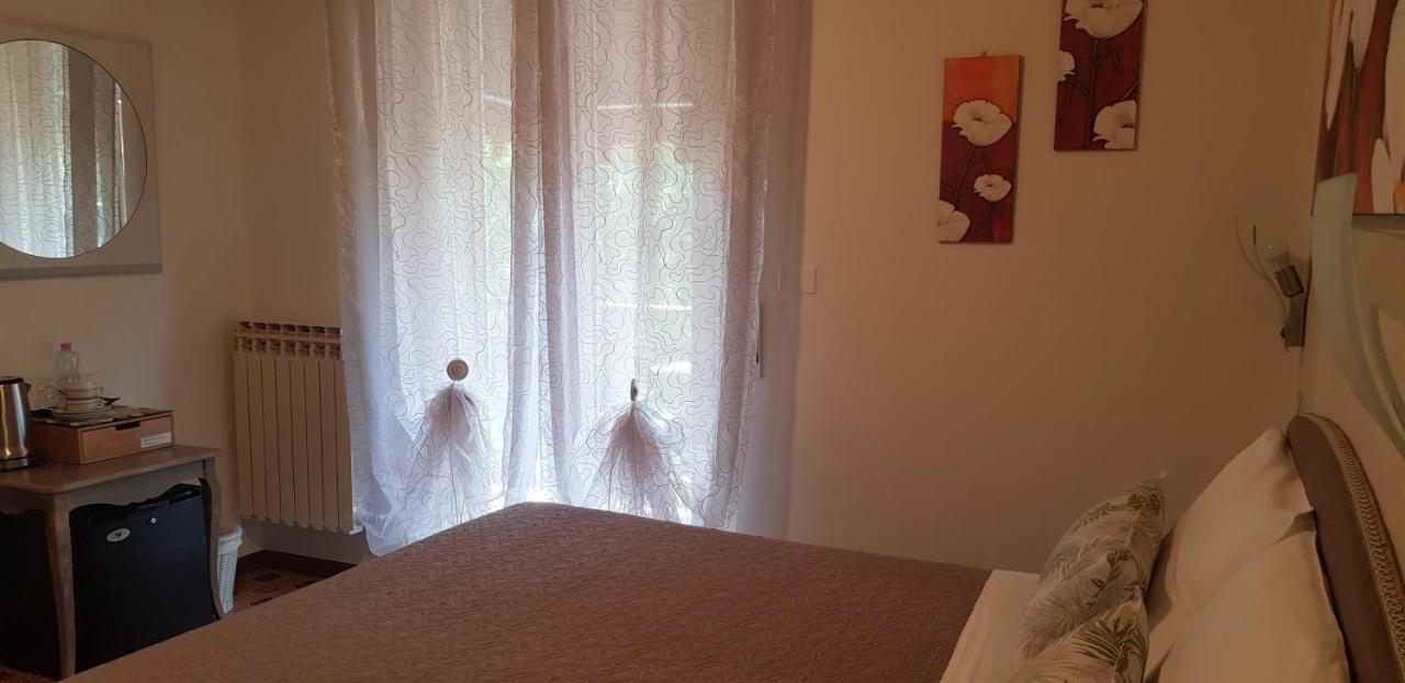 Hotel Margherita Meuble Sirmione Bagian luar foto