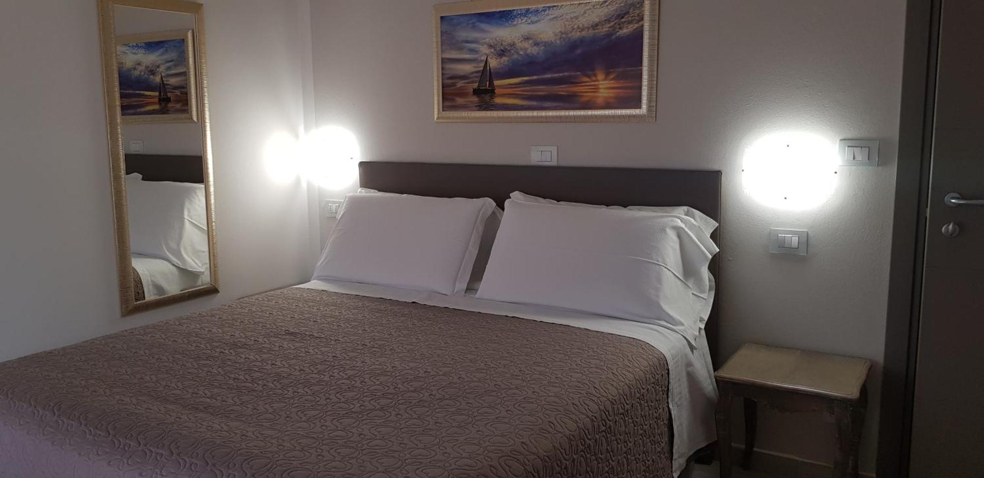 Hotel Margherita Meuble Sirmione Bagian luar foto