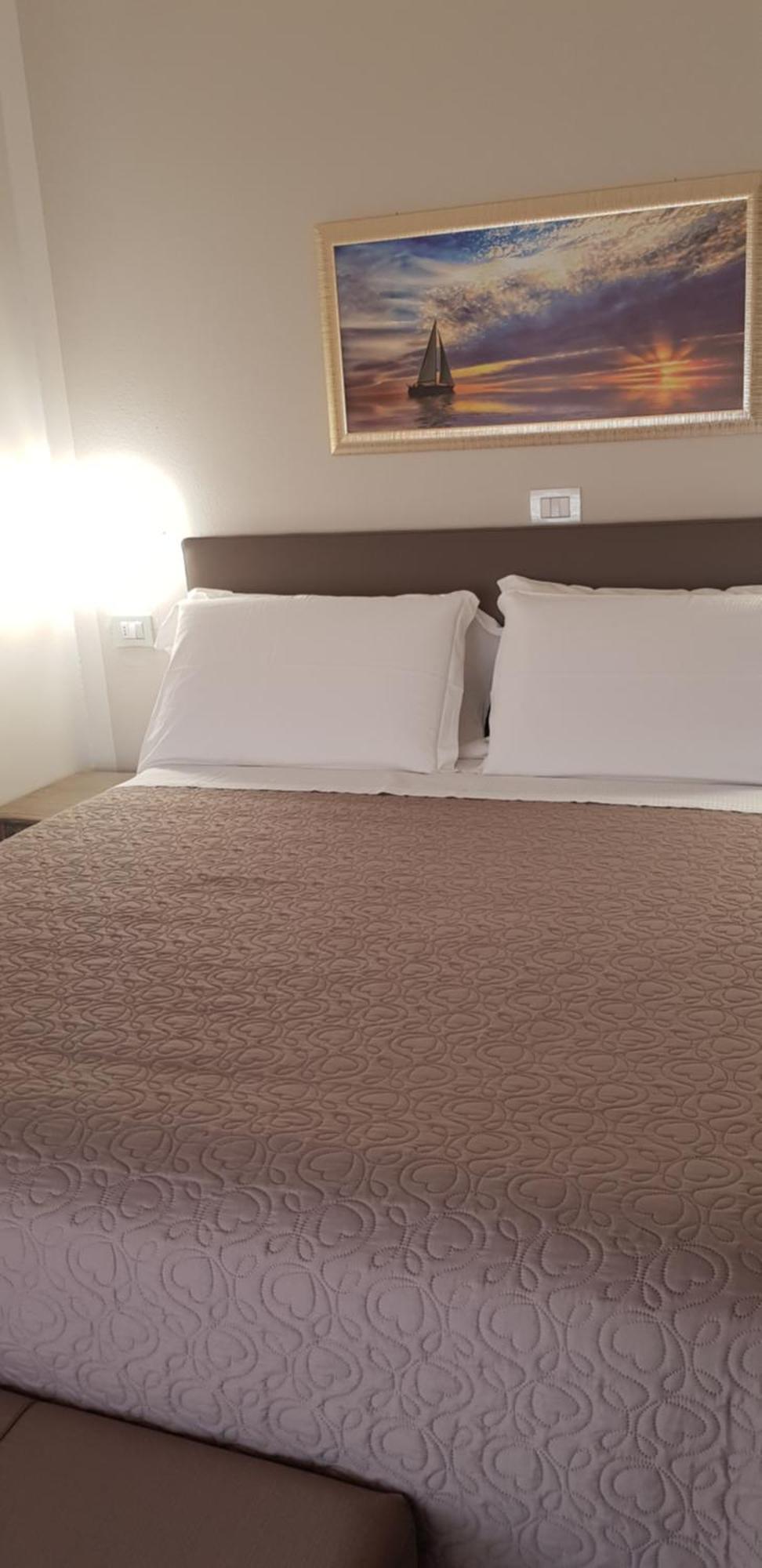 Hotel Margherita Meuble Sirmione Bagian luar foto