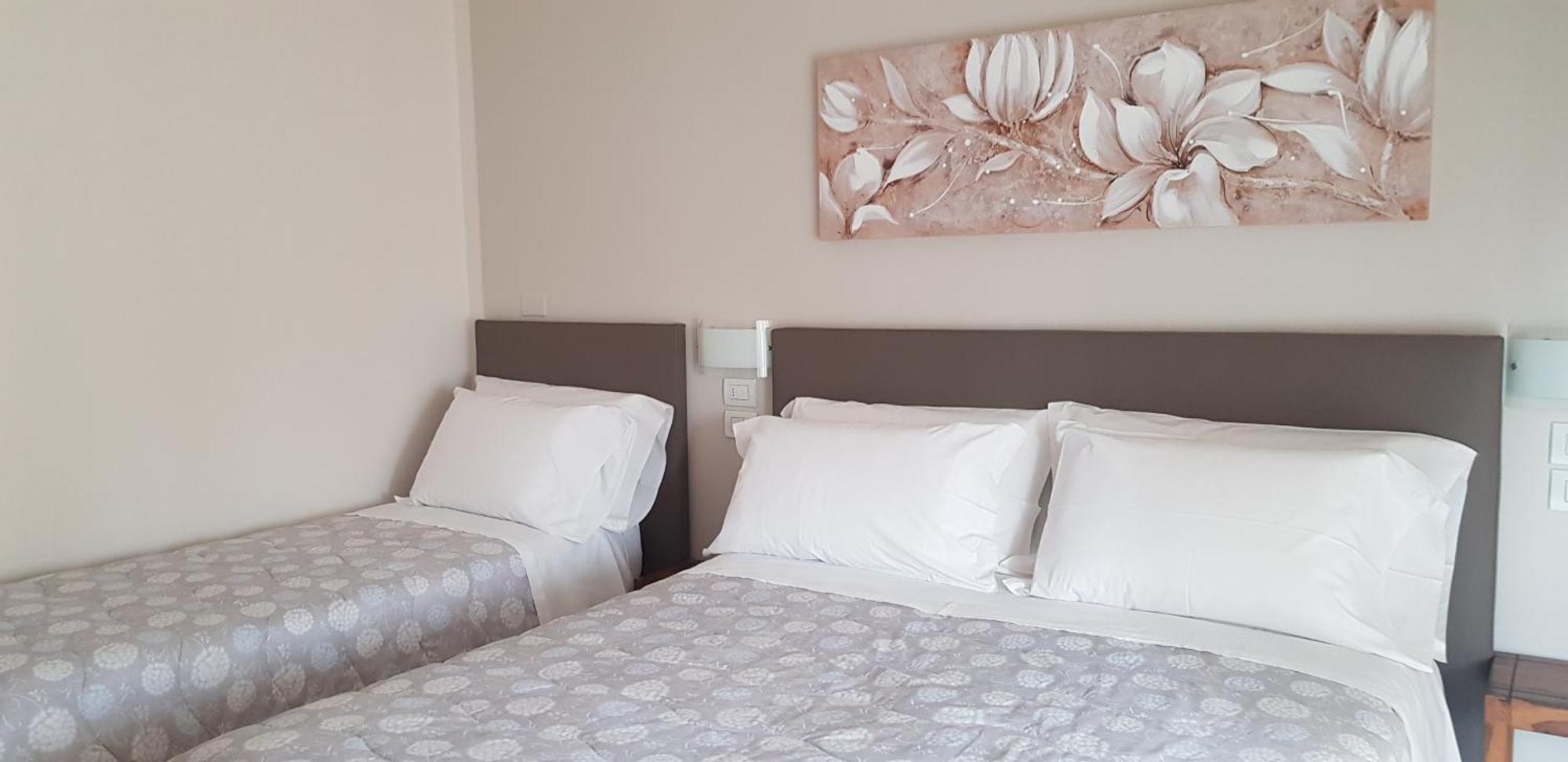 Hotel Margherita Meuble Sirmione Bagian luar foto