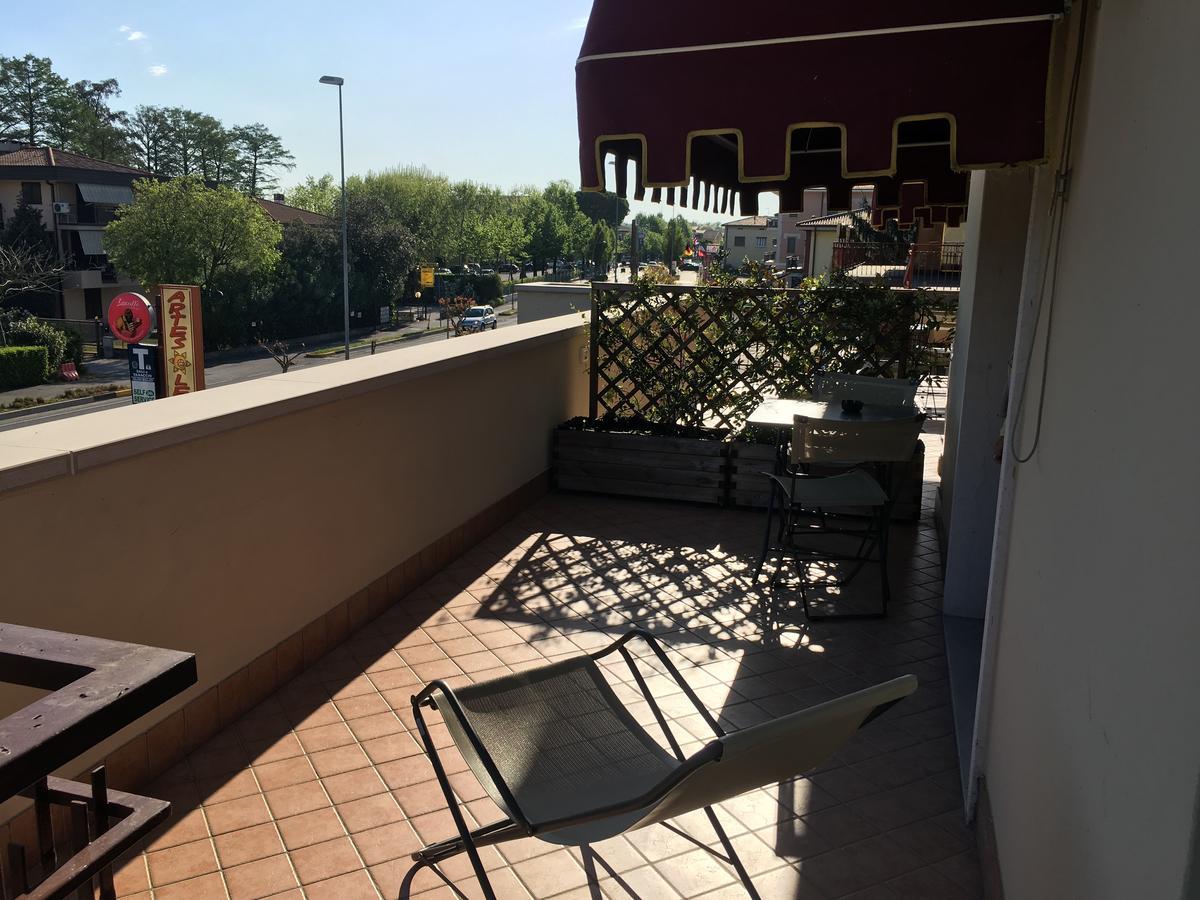 Hotel Margherita Meuble Sirmione Bagian luar foto