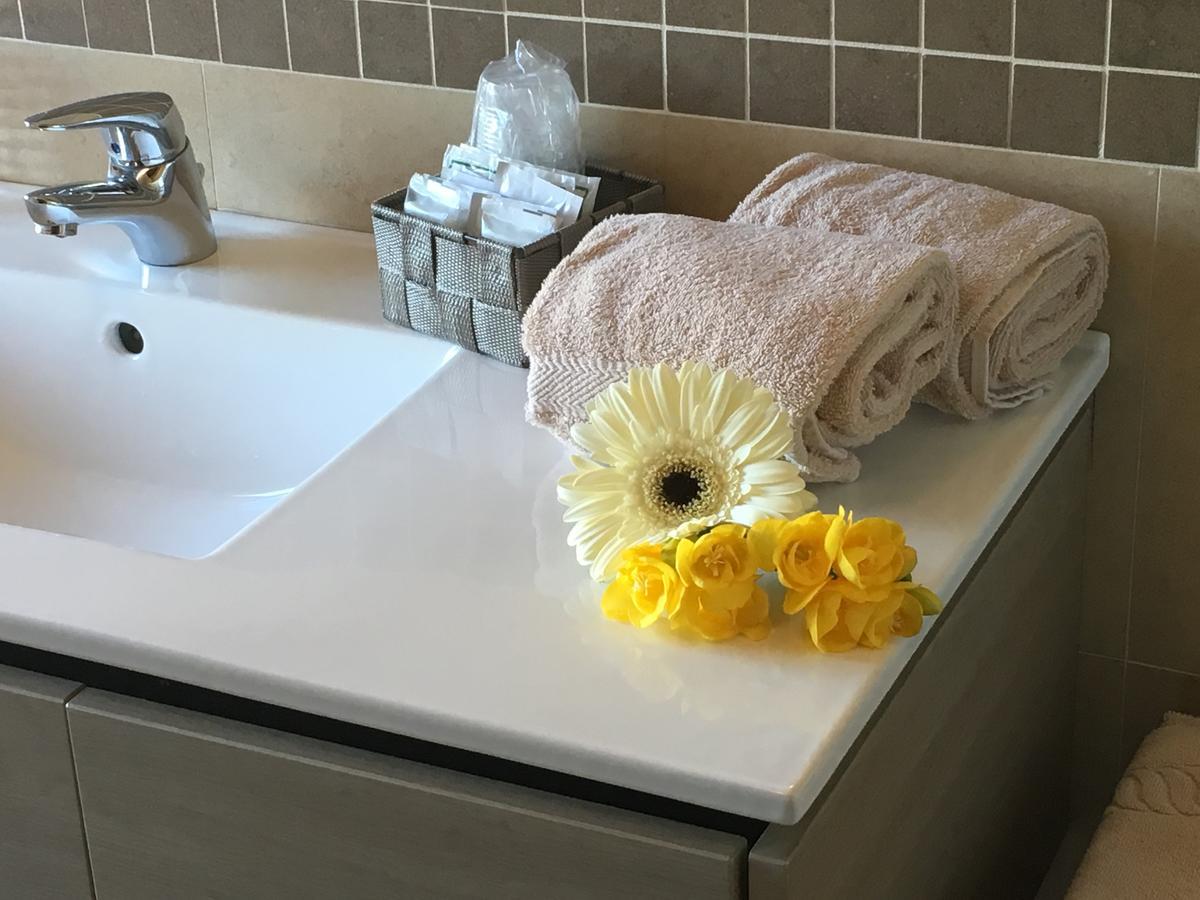 Hotel Margherita Meuble Sirmione Bagian luar foto