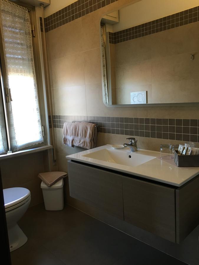 Hotel Margherita Meuble Sirmione Bagian luar foto