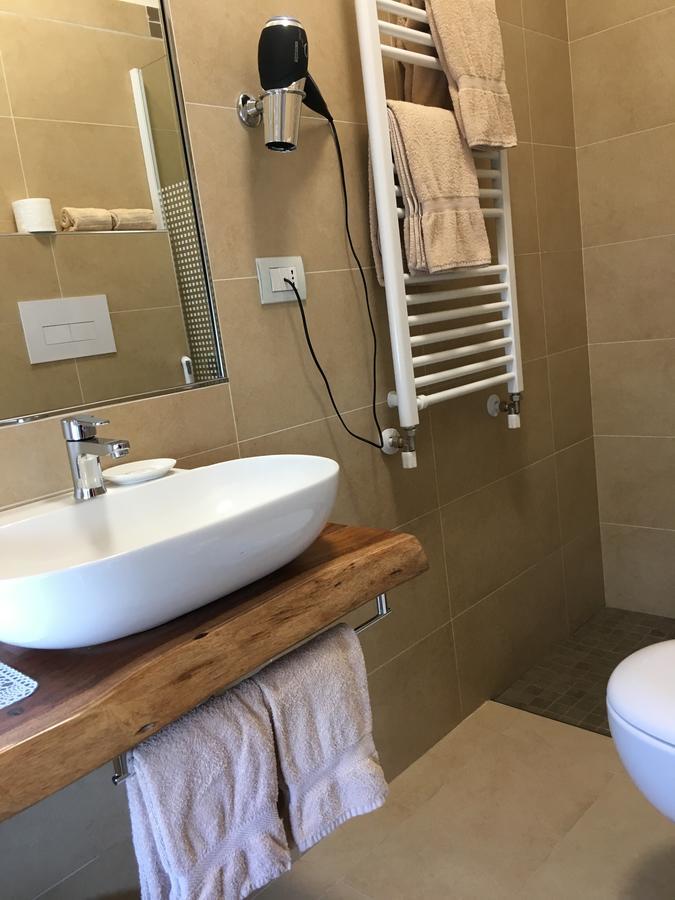 Hotel Margherita Meuble Sirmione Bagian luar foto