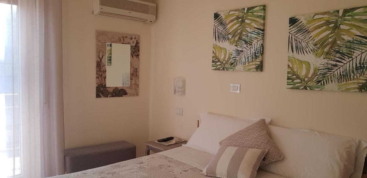 Hotel Margherita Meuble Sirmione Bagian luar foto